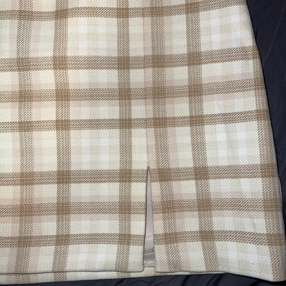 BRAND NEW WILFRED SKIRT! Never worn, sadly no longer a size 2!